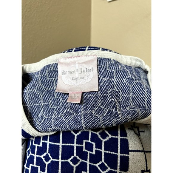 ROMEO & JULIET COUTURE Women's geometric print dress blue white size SMALL - Picture 4 of 4